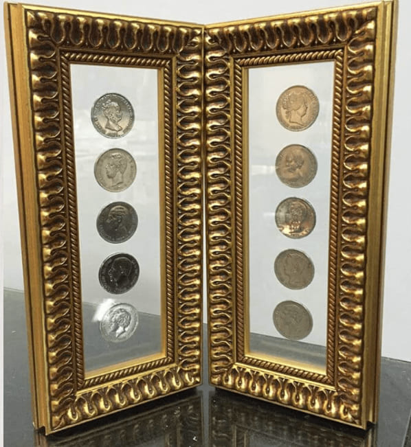 marco vitrina monedas colección dorado contell marcs.